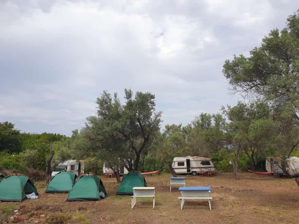 Aquariumi Jale Camping Otel Dış mekan fotoğraf